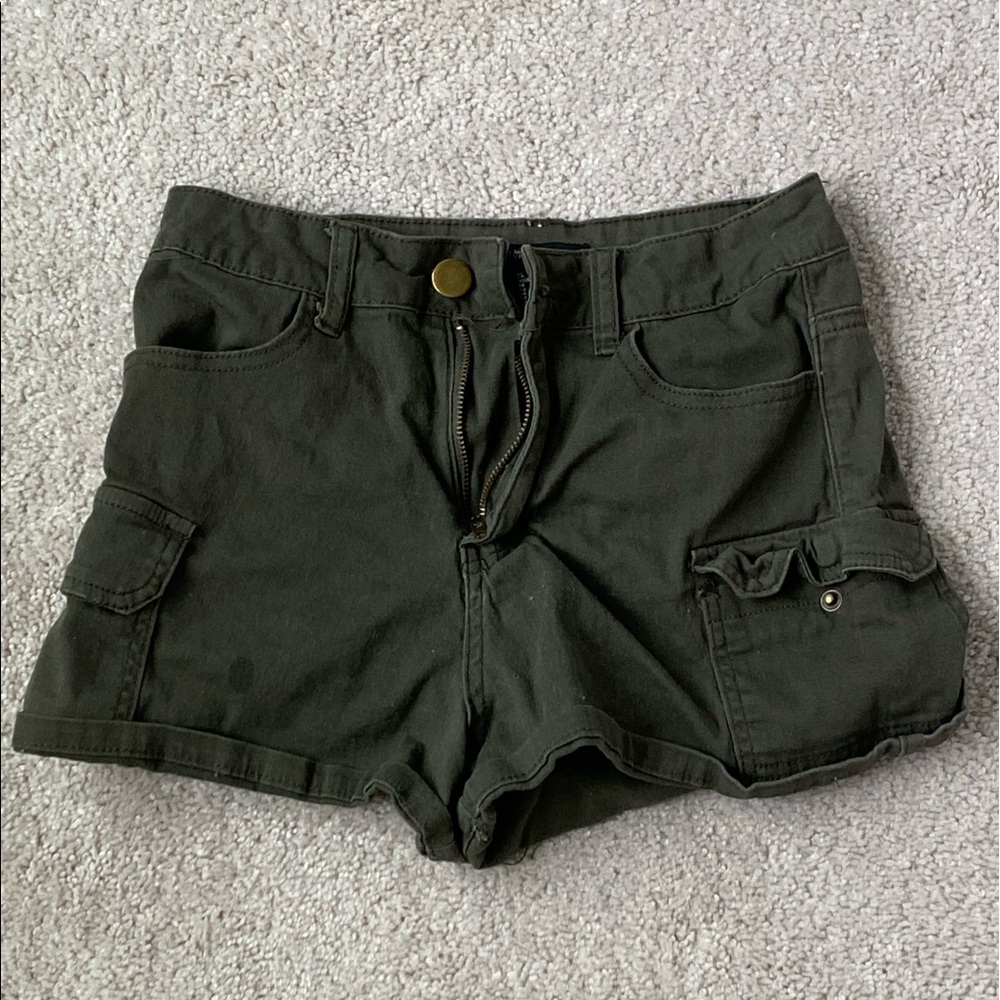 Forever 21 camo shorts